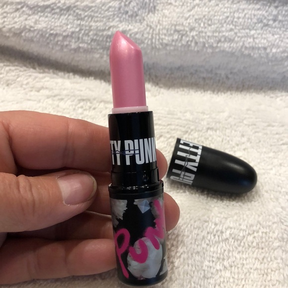 Mac Lipstick Pretty Punk Collection NIB - Picture 2 of 5